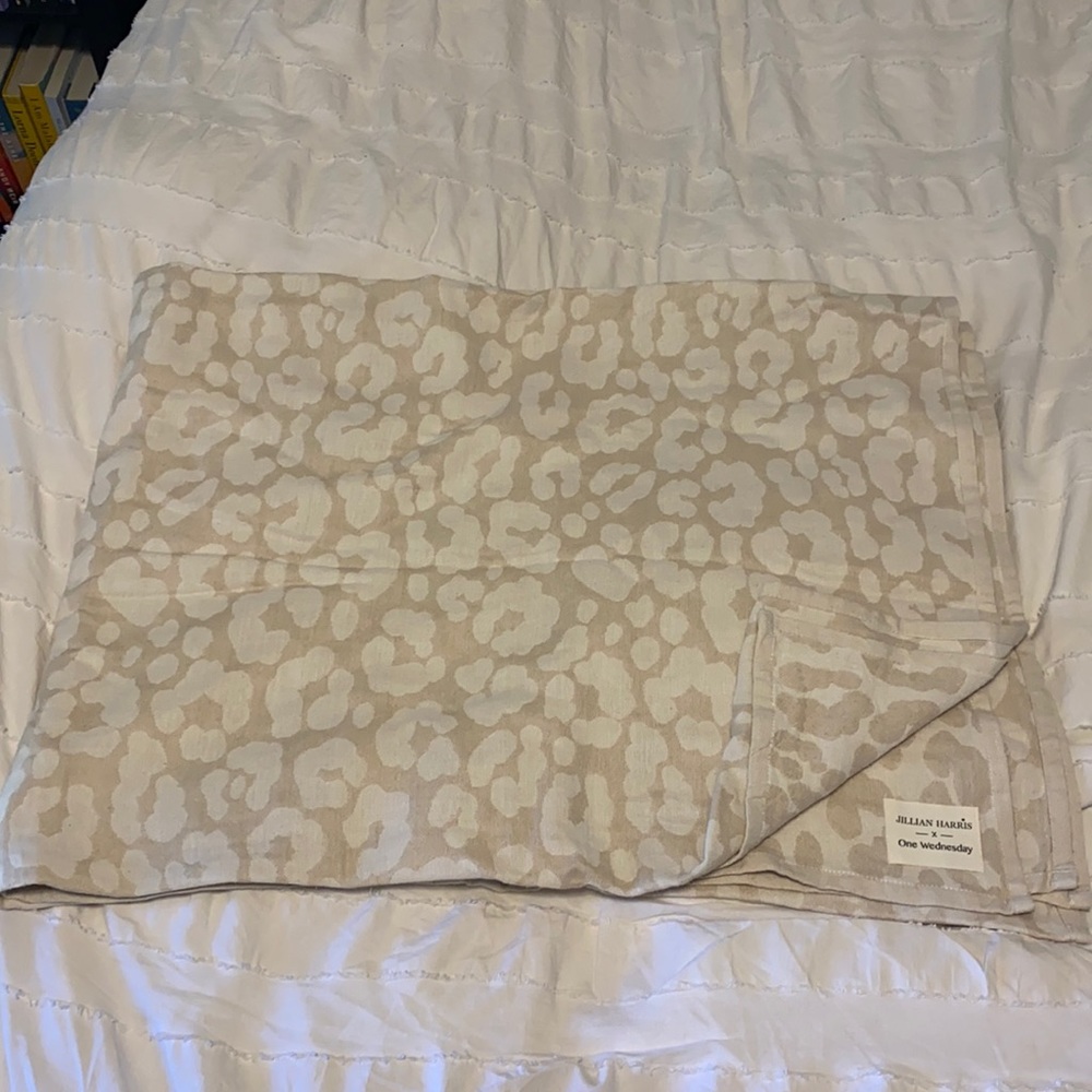 Jillian Harris x One Wednesday Universal Throw